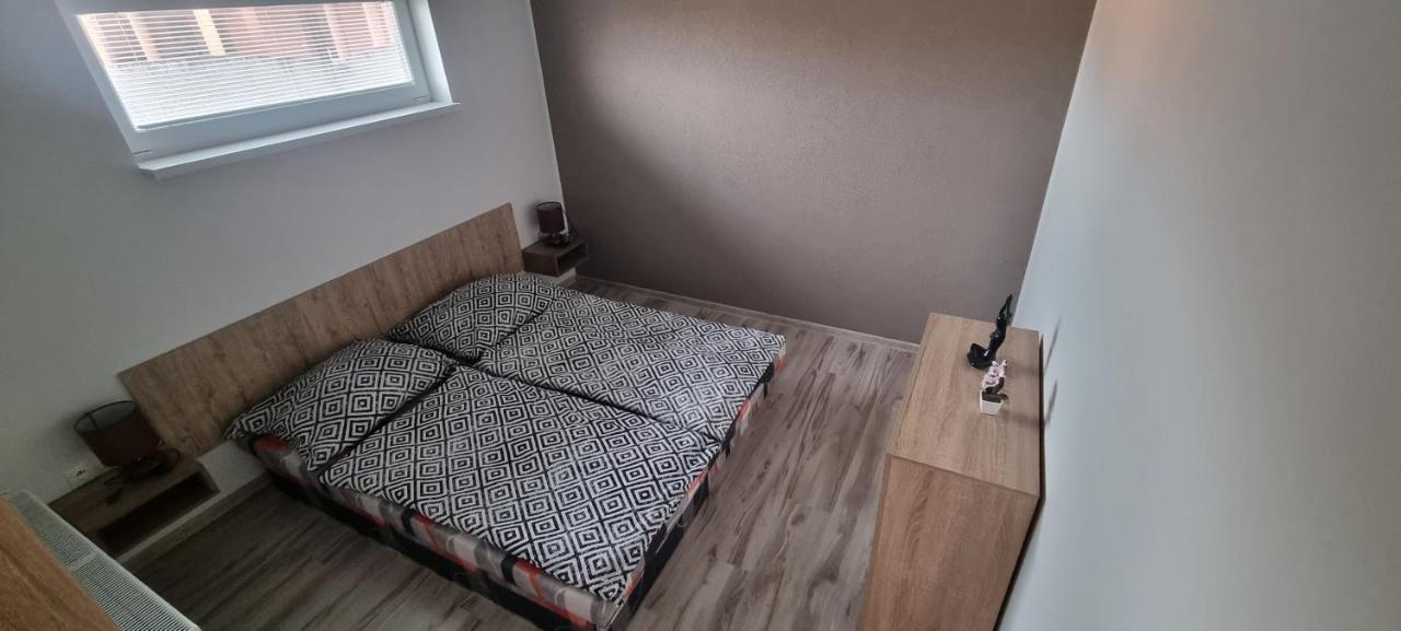Alexej Apartmany Velky Meder Luaran gambar