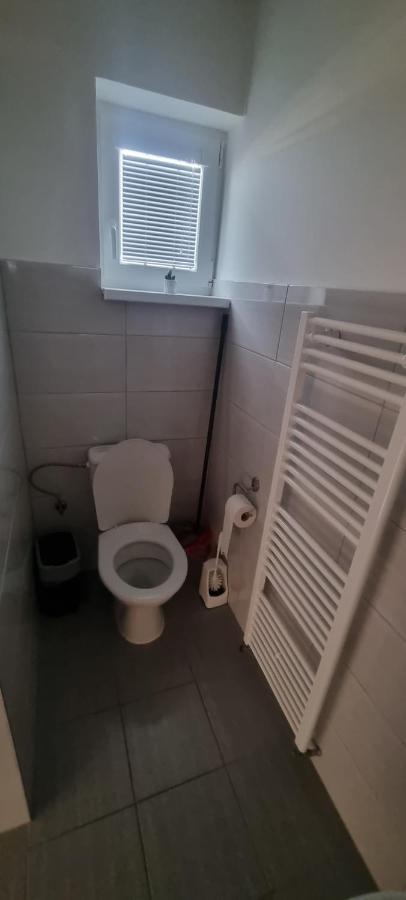Alexej Apartmany Velky Meder Luaran gambar