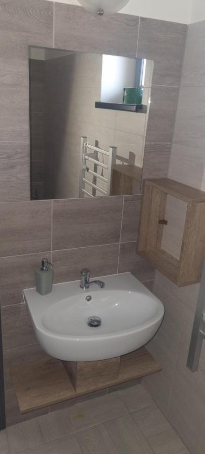 Alexej Apartmany Velky Meder Luaran gambar