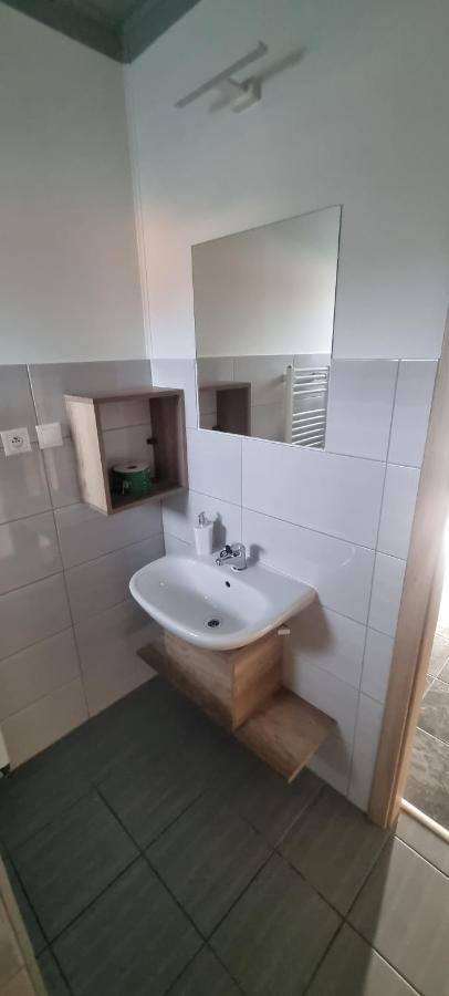 Alexej Apartmany Velky Meder Luaran gambar